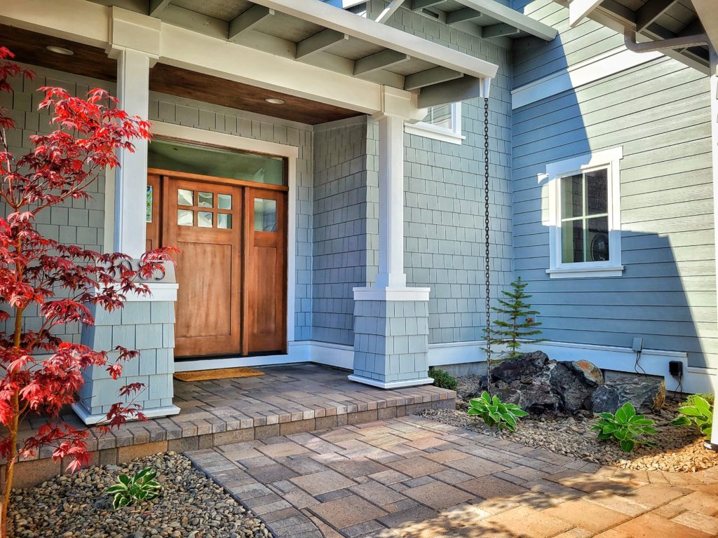 Siding Contractor Installation of Siding on a home in central Oregon